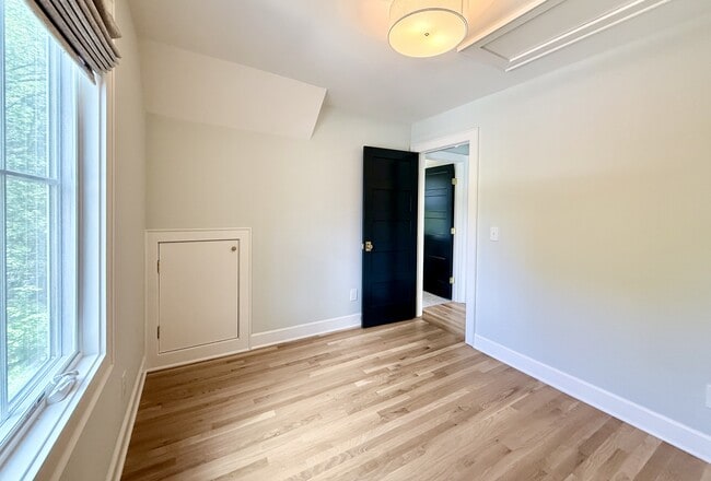 Building Photo - 1709 F St