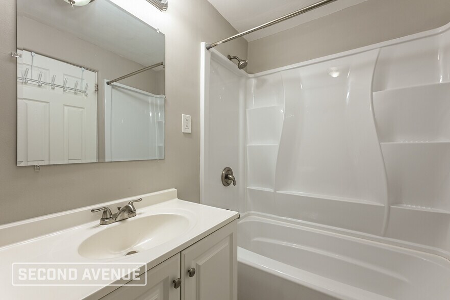 Building Photo - 304 Garden City Dr