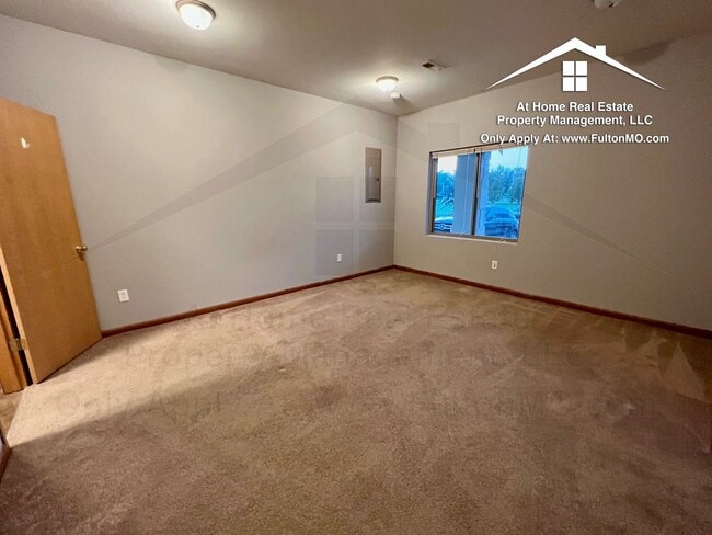 Building Photo - 2606 N Bluff St