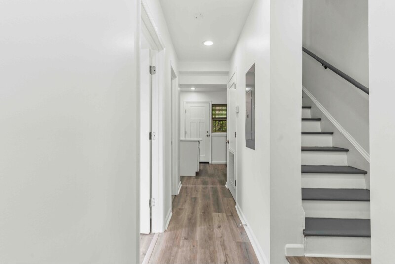 Building Photo - 1452 Smith Pl SE