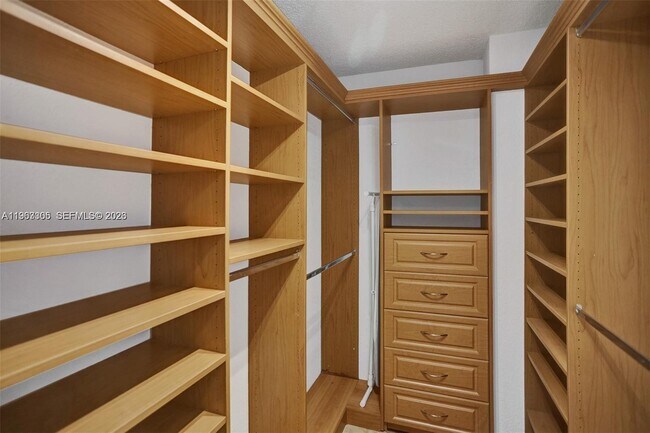 Building Photo - 2501 S Ocean Dr