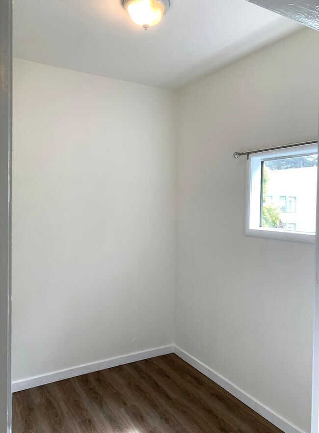 Building Photo - 756-758-758 8th Ave