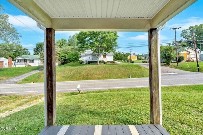 Building Photo - 3361 Bloomingdale Rd