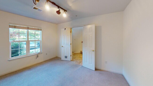 Building Photo - 2603 Lotuswood Ct