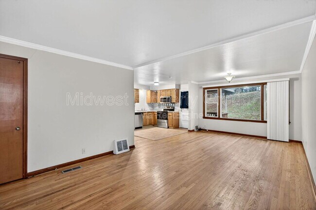 Building Photo - 1015 Avant Dr