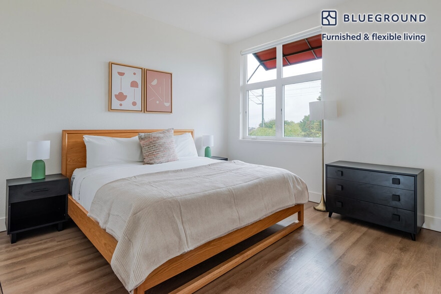 Building Photo - 441 El Camino Real