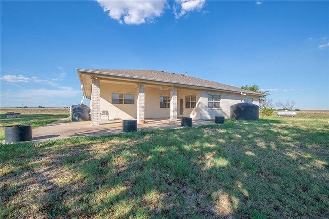 Building Photo - 2300 County Rd 302