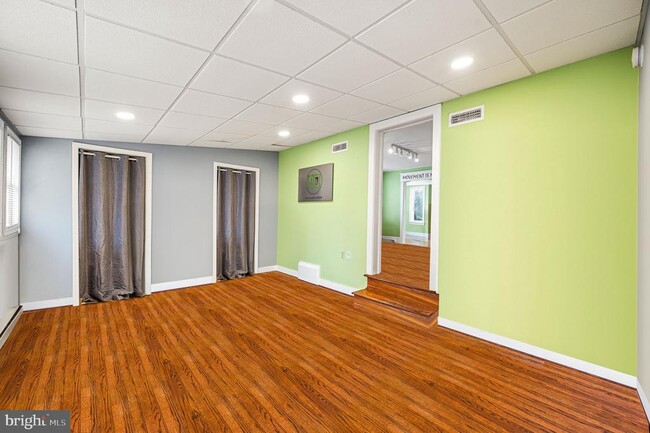 Building Photo - 368 W Ridge Pike