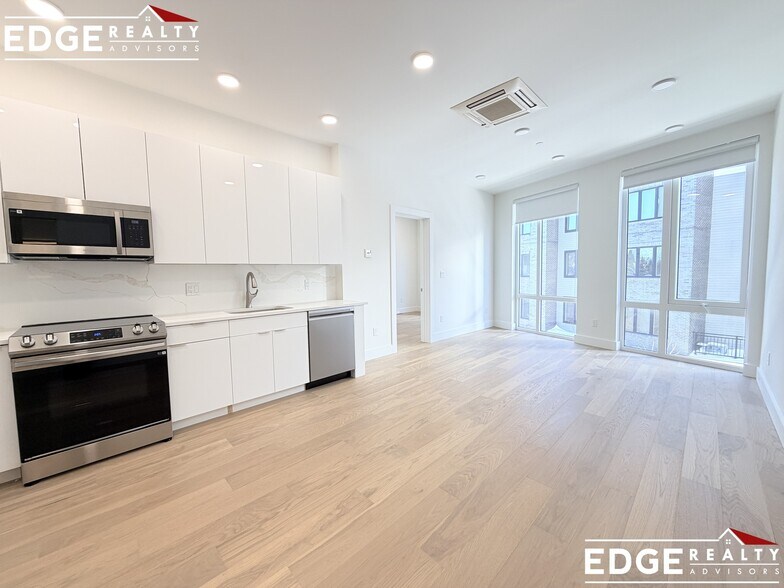 Building Photo - 38 Hichborn St