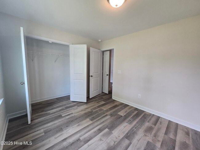 Building Photo - 408 Sam Millis Dr