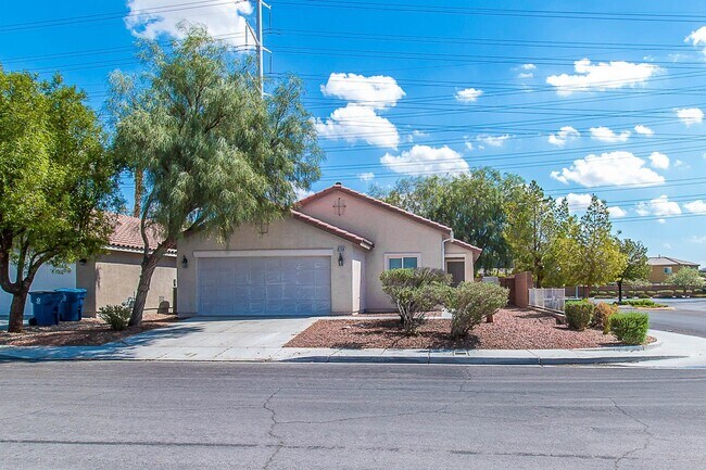 Primary Photo - BEAUTIFUL SINGLE-STORY HOME LOCATED IN LAS...