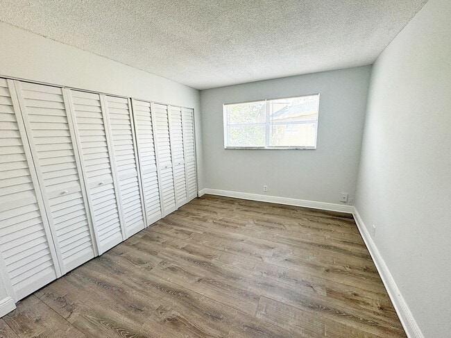 Building Photo - 4543 Treehouse Ln