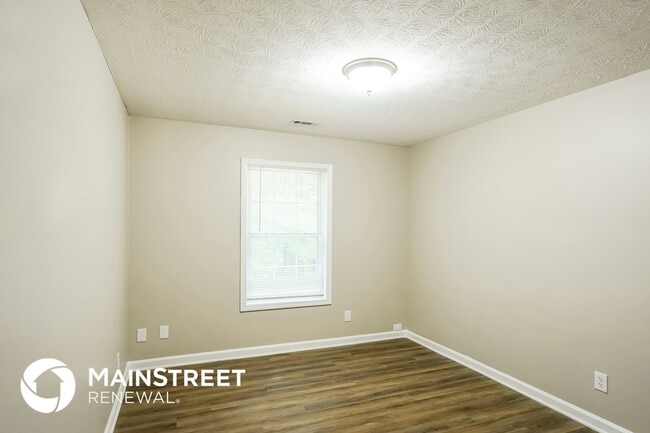 Building Photo - 6670 South Ave