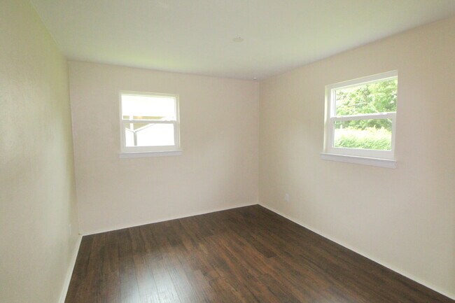 Building Photo - Spacious 3-Bedroom Home Off Fairfield – Pe...