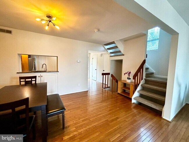 Building Photo - 1601 Linden Way