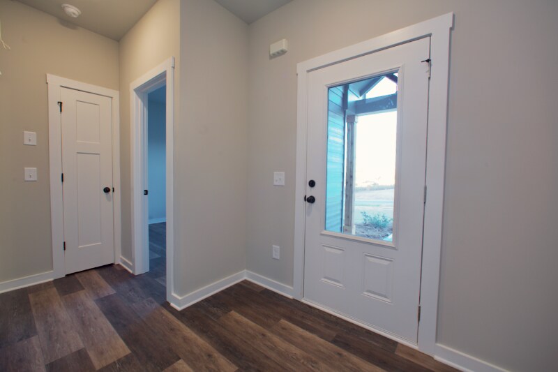 Building Photo - 511 North Point Cir