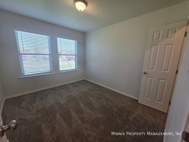 Building Photo - 1324 Hogback Wy