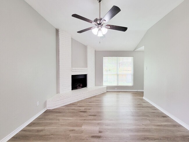 Building Photo - 15814 Murrelet Ct