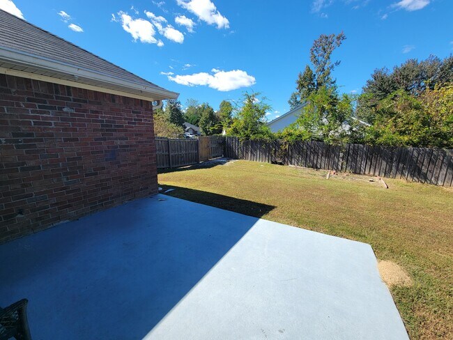 Building Photo - 1500 Cedar Hill Trail