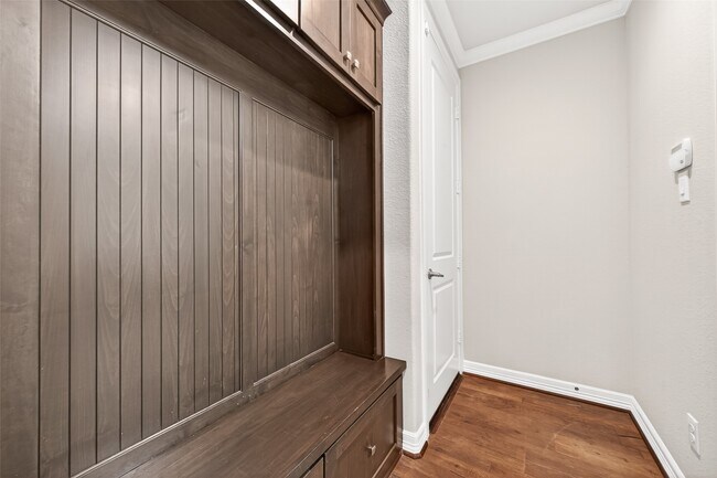 Building Photo - 32607 Wingfoot Cir