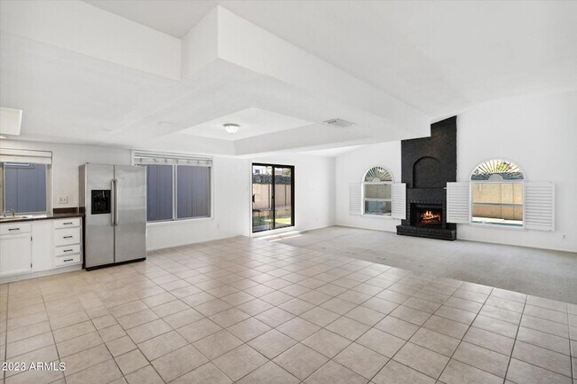Building Photo - 2150 S Las Palmas