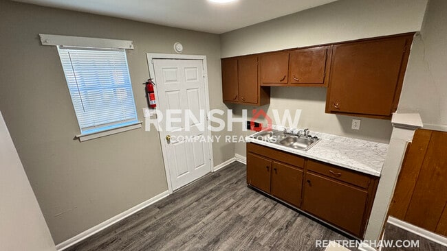 Building Photo - 1072 S Willett St