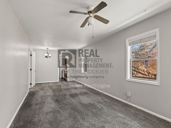 Building Photo - 319 Walnut St