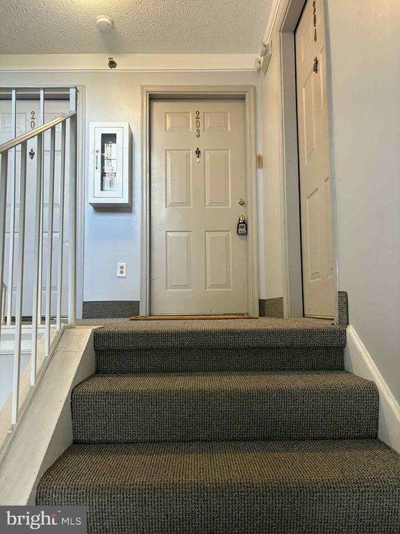 Building Photo - 701 Orchard Overlook