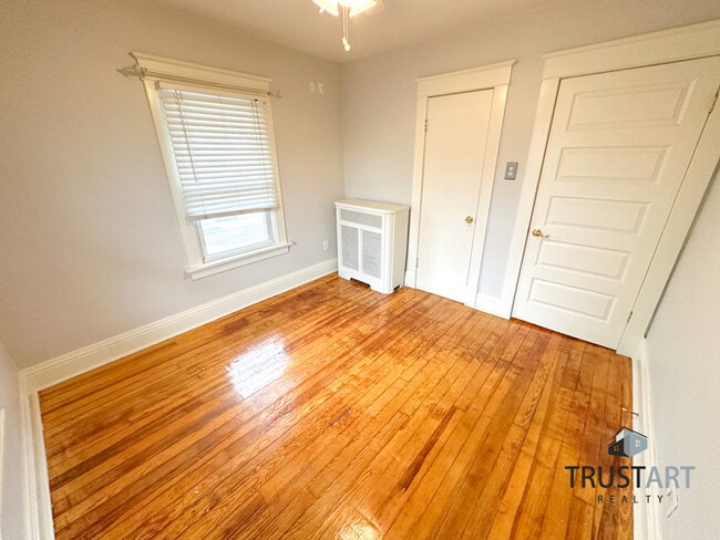 Building Photo - 4 Bedroom house in Foxchase area of North ...