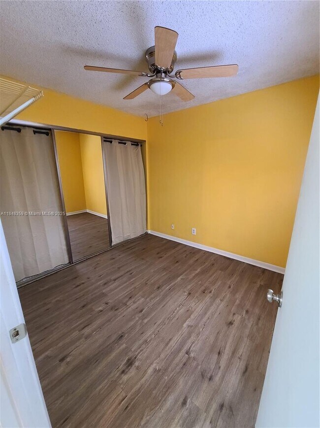 Building Photo - 3975 Village Dr