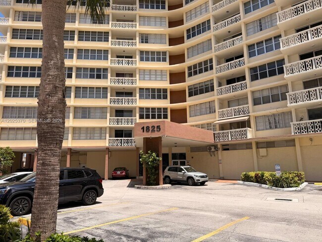 Building Photo - 1825 S Ocean Dr