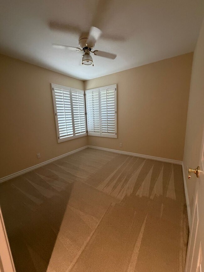Building Photo - 2377 Sommerset Dr