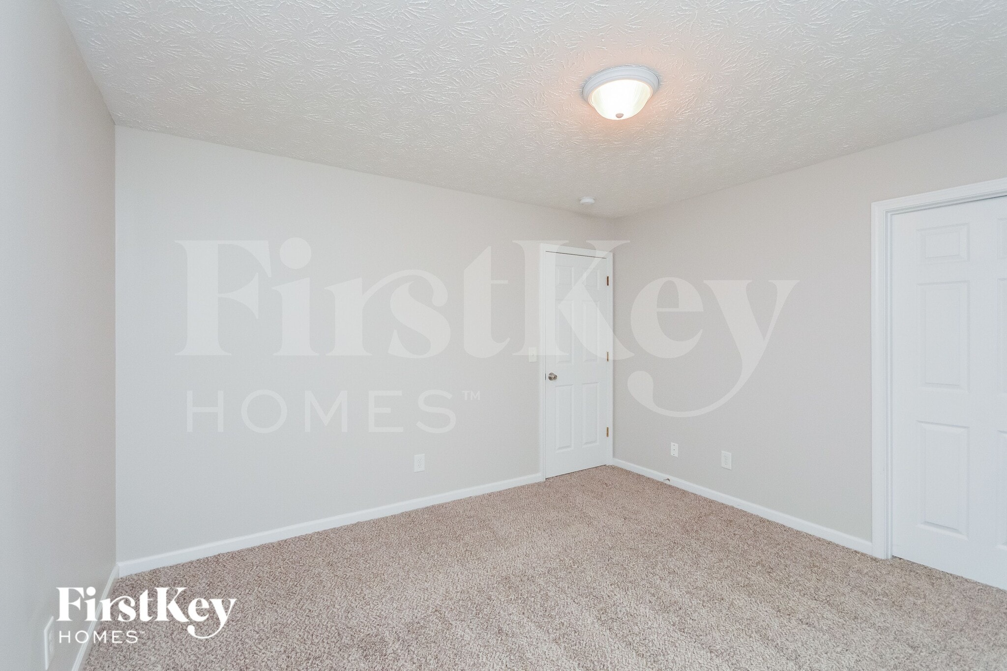 Building Photo - 6061 Fairington Farms Ln