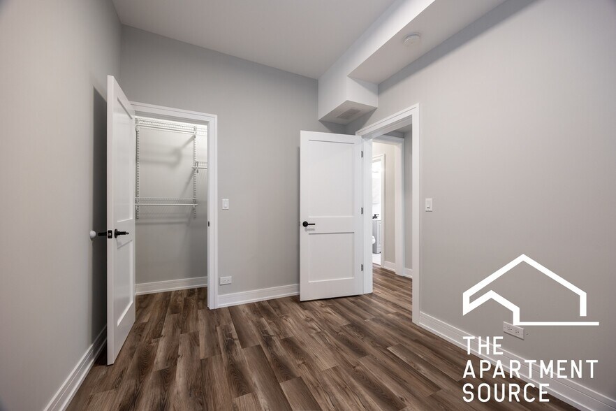 Building Photo - 2937 N Ashland Ave