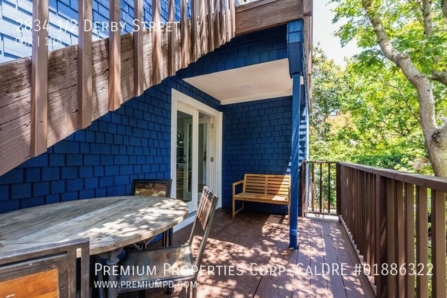 Building Photo - 2834 1/2 Derby Street-