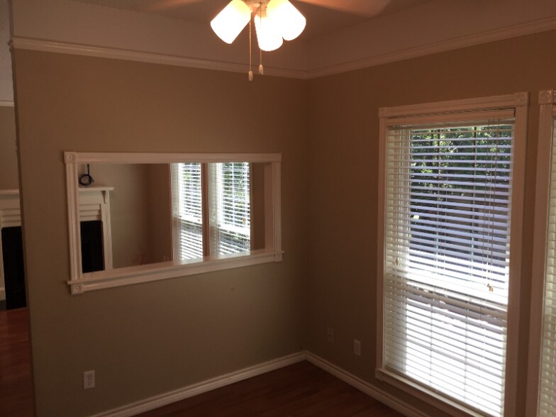 Building Photo - 14400 Montfort Dr