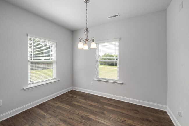 Building Photo - 55 Bushel Basket Dr