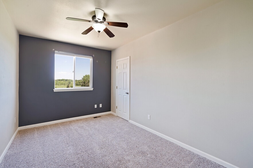 3rd upstairs bedroom - 150 Ranae Dr