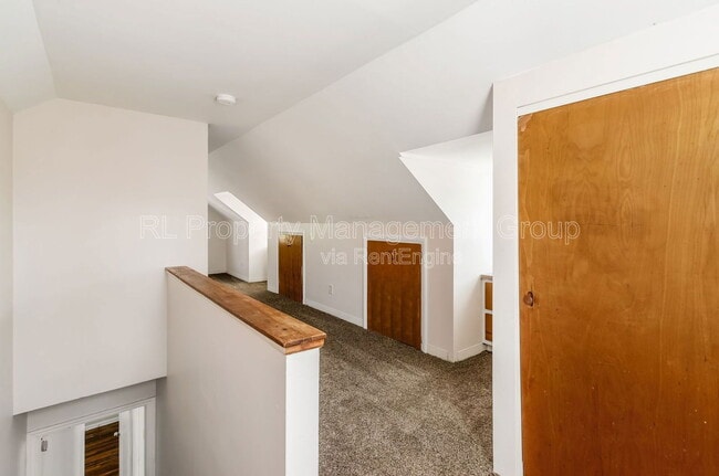 Building Photo - 3233 Hiawatha St