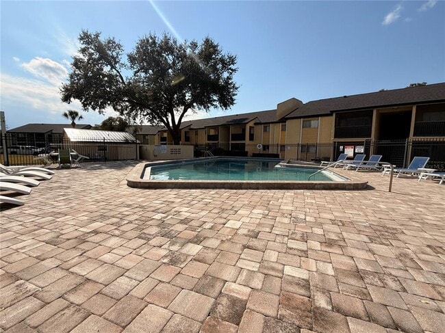 Building Photo - 920 N Lake Destiny Rd