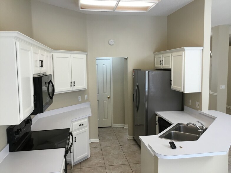 Building Photo - 1000 Marble Ridge Dr