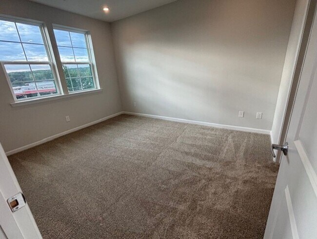 Building Photo - Brand New Luxury 2 Bed/2 Bath Condo - Wate...