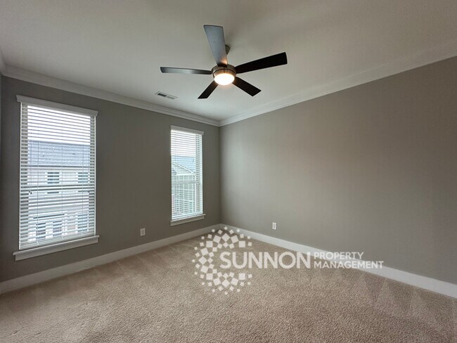 Building Photo - Beautiful 3-Story Townhome in the Heart of...