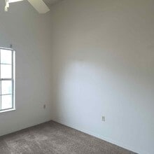 Building Photo - 943 Central Ave