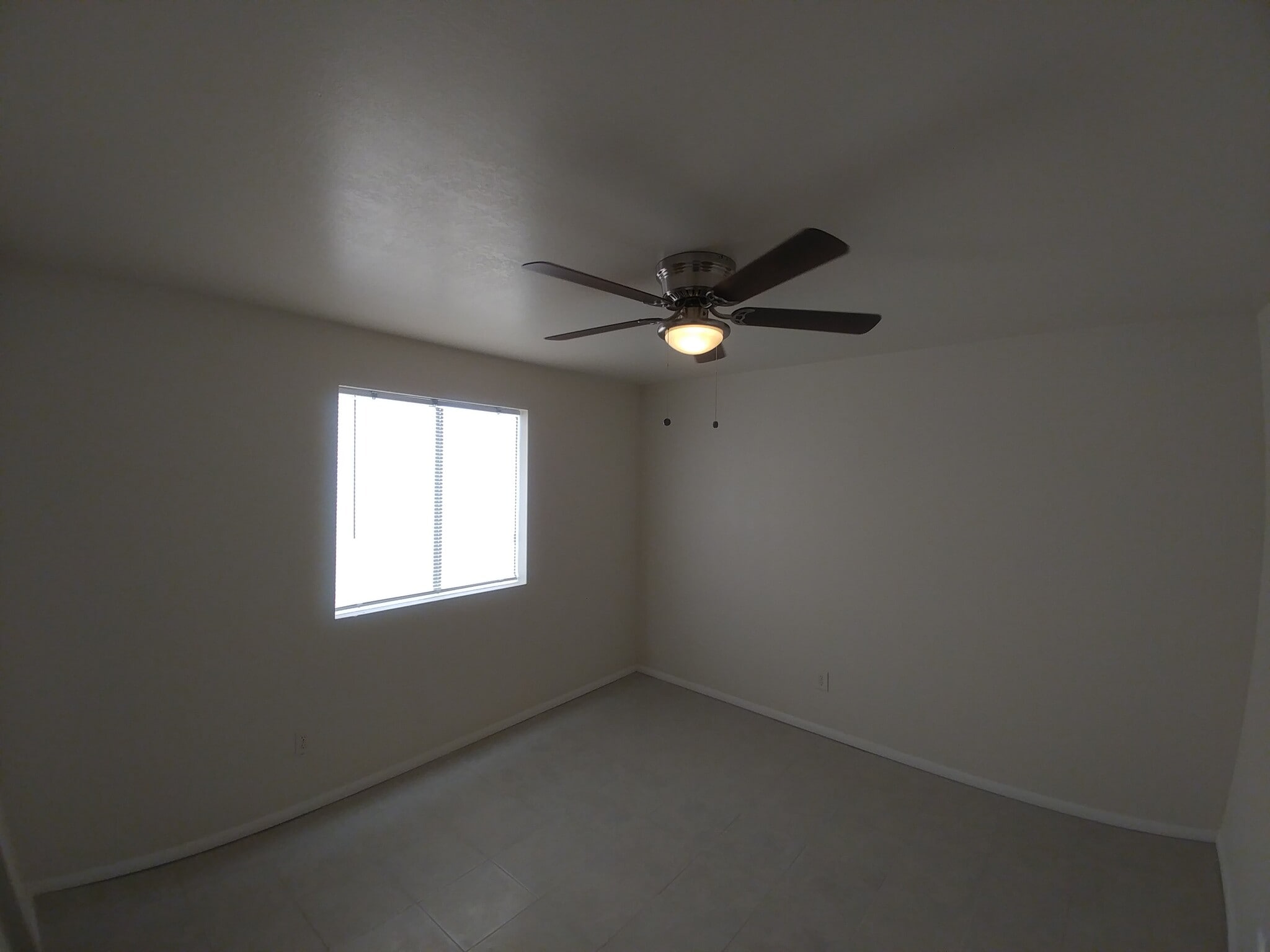 Building Photo - 35 N May St