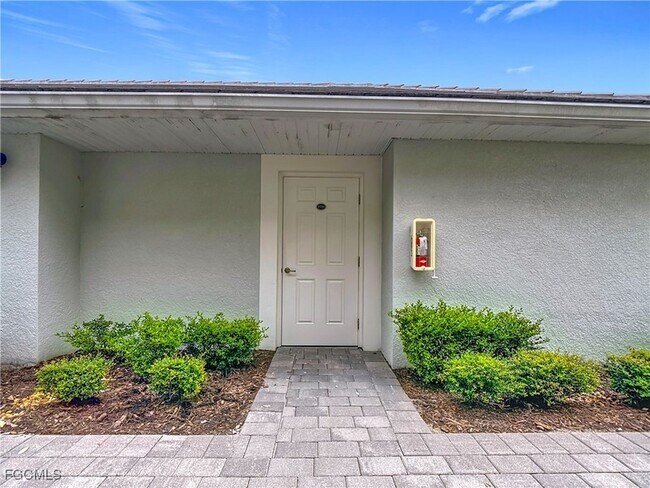 Building Photo - 15960 Grassland Ln