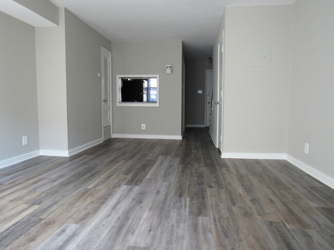 Georgetown RENO - Georgetown Apartments