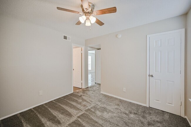 Building Photo - 8002 Cambridge Cir