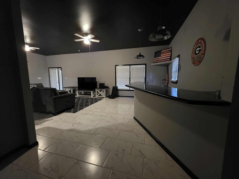 Building Photo - 1211 Fern Hollow Dr