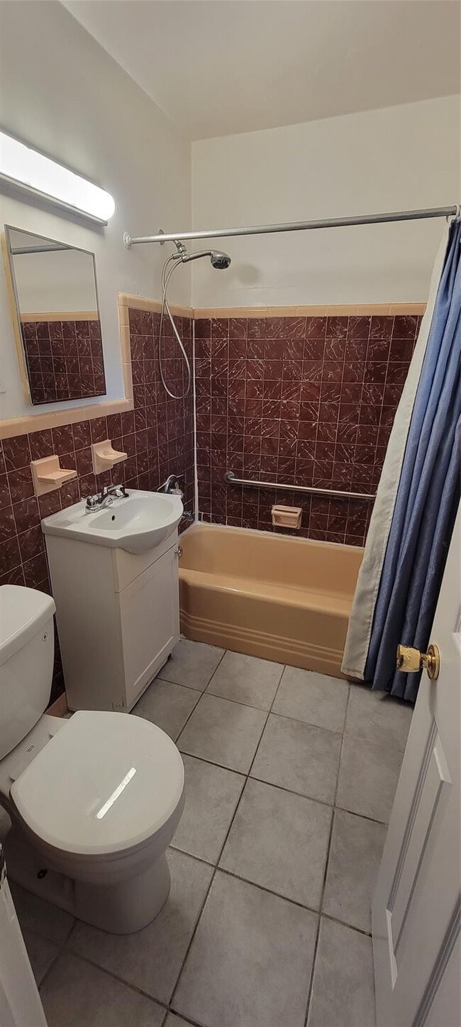 Building Photo - 1523 NE 34th St